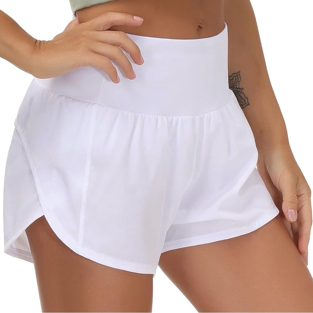 Womens White High Waisted Running Athletic Workout Shorts 
Sz Large
New with Tag